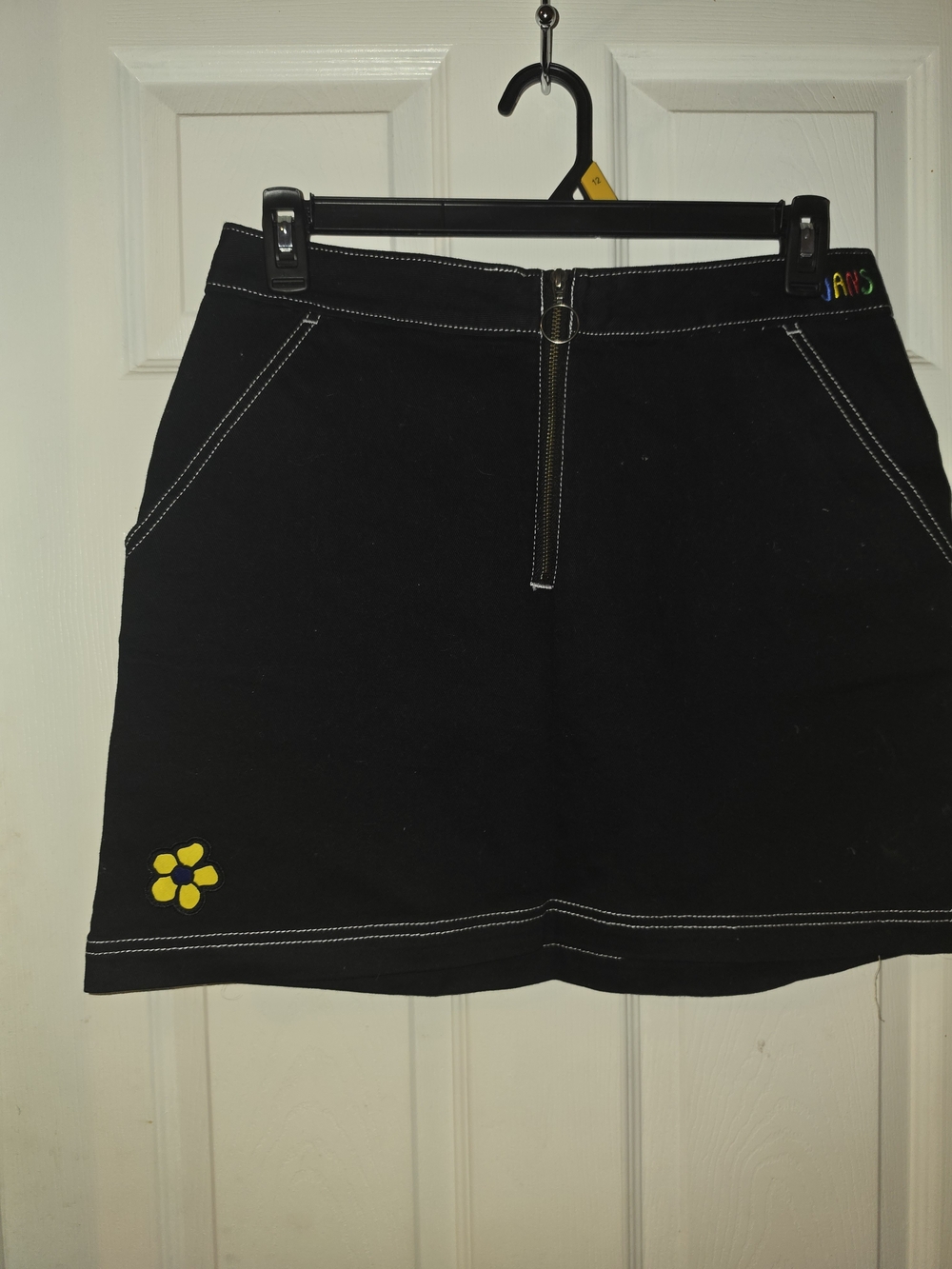 Vans Black Mini Skirt with Front Zip and Yellow Flower Cute Size Xl
